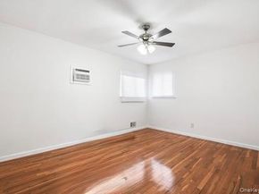42 Pebble Lane, Deer Park NY 11729