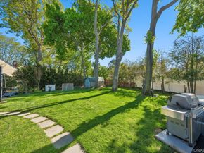 3 Camsanette Court, Glen Cove NY 11542