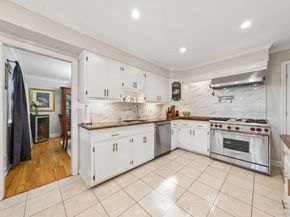 3 Camsanette Court, Glen Cove NY 11542
