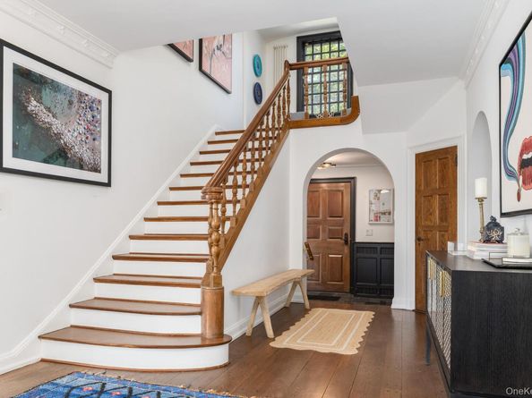 8 Rittenhouse Road, Bronxville NY 10708