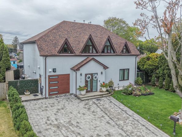 316 Acre Lane, Hicksville NY 11801
