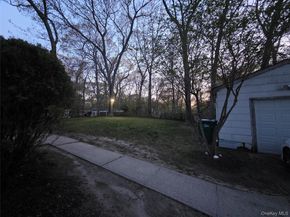 117 Maple Avenue, Flanders NY 11901