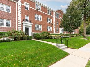 26 Hamilton Place A2, Garden City NY 11530