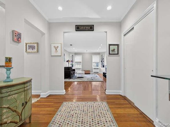 26 Hamilton Place A2, Garden City NY 11530