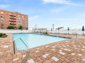 210 E Broadway 4D, Long Beach NY 11561