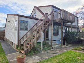 9 Goshen Street, Deer Park NY 11729