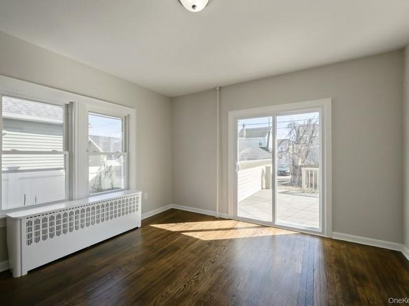 10 Winchester Drive, Lindenhurst NY 11757