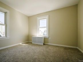 10 Winchester Drive, Lindenhurst NY 11757