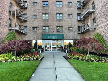 204-15 Foothill Avenue
