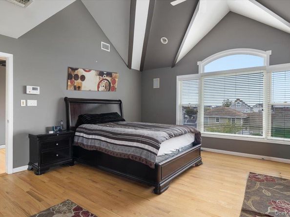 35 Jackson Avenue W, Babylon NY 11702