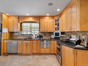 35 Jackson Avenue W, Babylon NY 11702