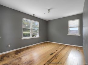 35 Jackson Avenue W, Babylon NY 11702