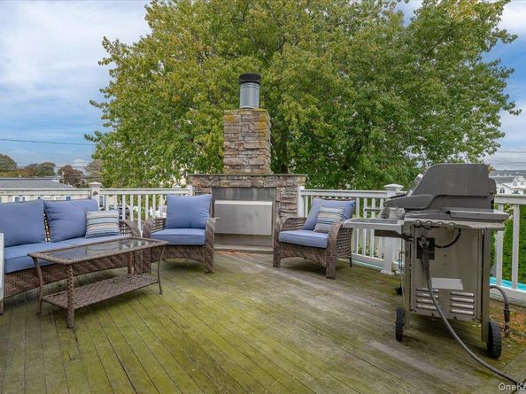 35 Jackson Avenue W, Babylon NY 11702