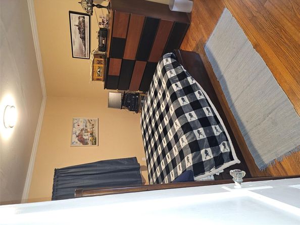 208 Sportsmans Avenue, Freeport NY 11520