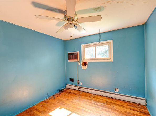 939 Thompson Drive, Bay Shore NY 11706