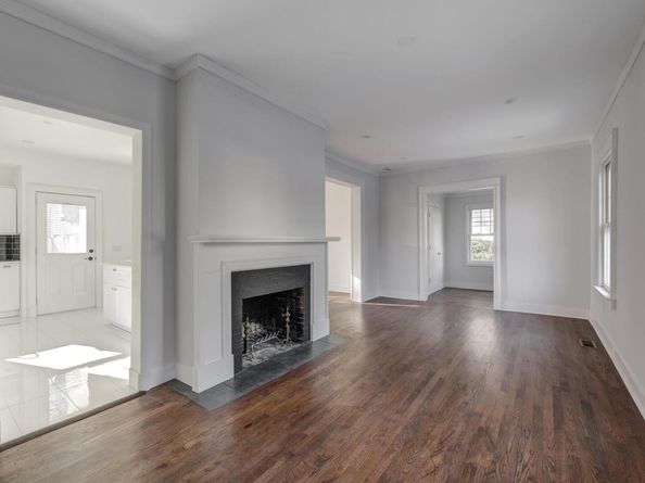 27 Locust Lane, Oyster Bay NY 11771