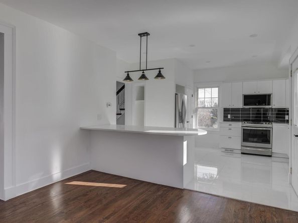 27 Locust Lane, Oyster Bay NY 11771