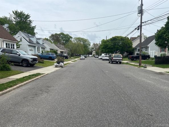 34 Karen Street, West Babylon NY 11704