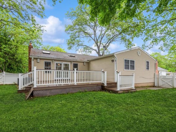 24 Victory Street, Ronkonkoma NY 11779