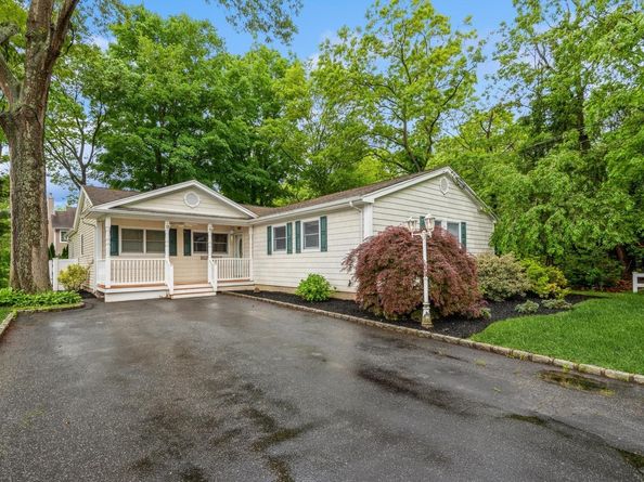 24 Victory Street, Ronkonkoma NY 11779