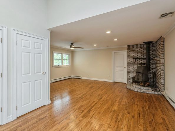 24 Victory Street, Ronkonkoma NY 11779