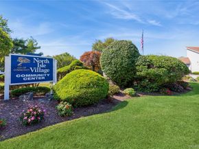 71 Pointe Circle S 71, Coram NY 11727