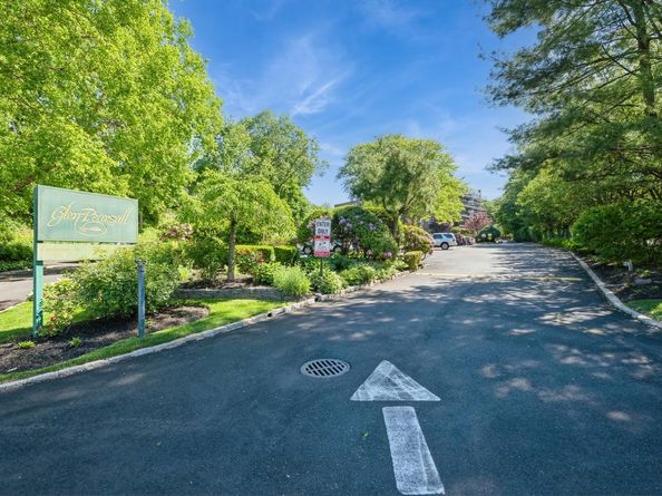 32 Pearsall Avenue 1C, Glen Cove NY 11542
