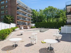 32 Pearsall Avenue 1C, Glen Cove NY 11542