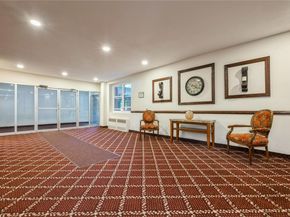 32 Pearsall Avenue 1C, Glen Cove NY 11542