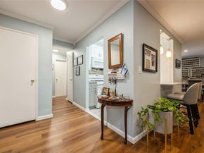 32 Pearsall Avenue 1C, Glen Cove NY 11542