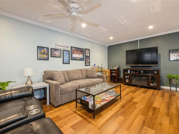 32 Pearsall Avenue 1C, Glen Cove NY 11542