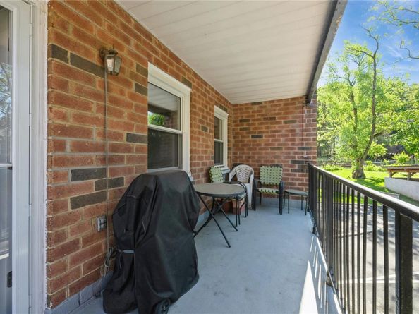 32 Pearsall Avenue 1C, Glen Cove NY 11542