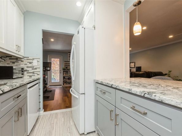 32 Pearsall Avenue 1C, Glen Cove NY 11542