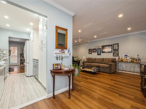 32 Pearsall Avenue 1C, Glen Cove NY 11542