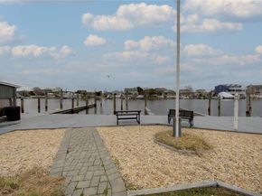 738 Shore Walk, Lindenhurst NY 11757