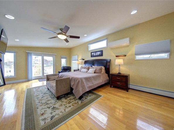 738 Shore Walk, Lindenhurst NY 11757