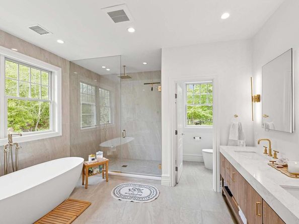 4 White Oak Lane, Southampton NY 11968