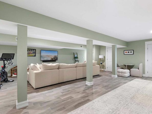 4 White Oak Lane, Southampton NY 11968