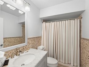 4 White Oak Lane, Southampton NY 11968