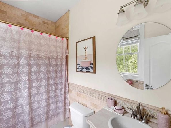 4 White Oak Lane, Southampton NY 11968