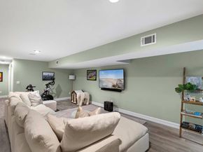 4 White Oak Lane, Southampton NY 11968