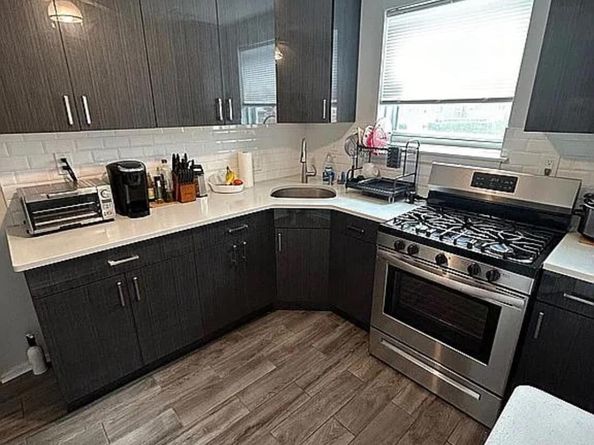 264-17 Langston Avenue E2, Glen Oaks NY 11004