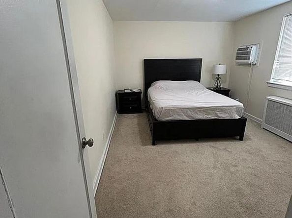 264-17 Langston Avenue E2, Glen Oaks NY 11004