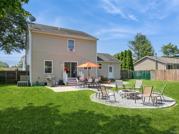 15 Loughlin Drive, Shirley NY 11967