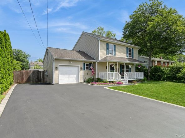 15 Loughlin Drive, Shirley NY 11967