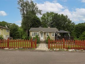 33 Hollowbrook Court N, Cortlandt Manor NY 10567