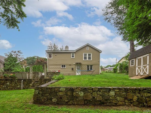 33 Hollowbrook Court N, Cortlandt Manor NY 10567