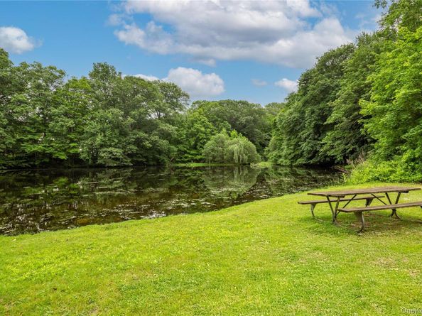 33 Hollowbrook Court N, Cortlandt Manor NY 10567