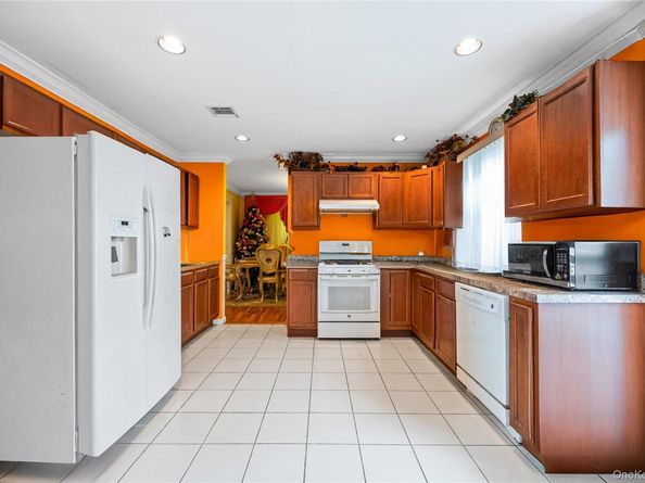 924 Otsego Court, West Hempstead NY 11552