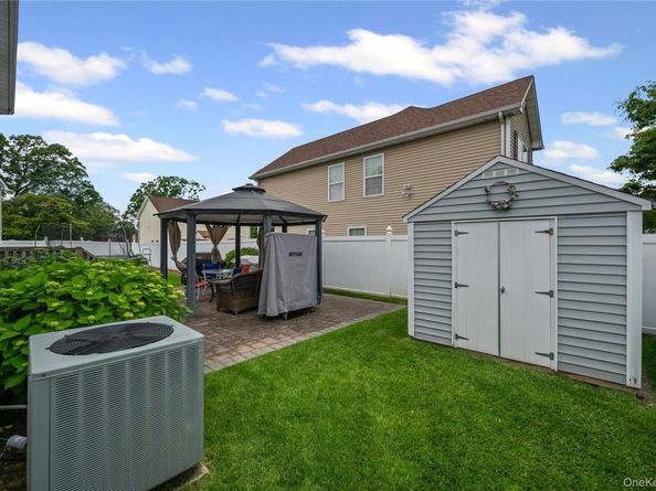 924 Otsego Court, West Hempstead NY 11552
